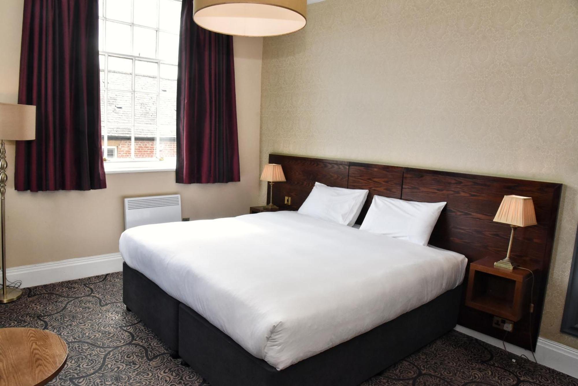 The Castle Hotel Wetherspoon Ruthin Ngoại thất bức ảnh