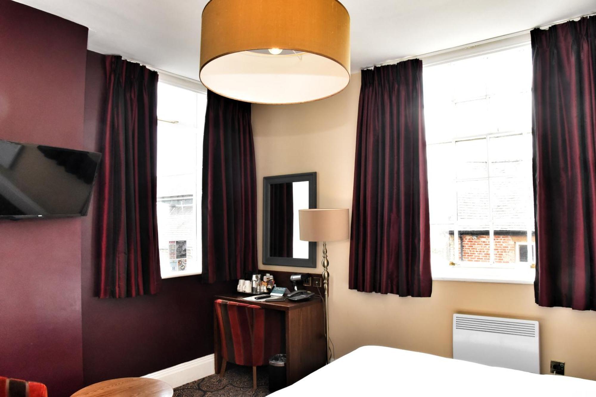 The Castle Hotel Wetherspoon Ruthin Ngoại thất bức ảnh