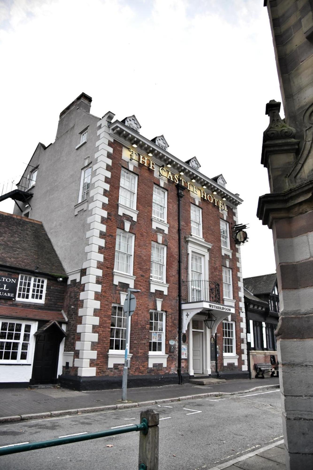 The Castle Hotel Wetherspoon Ruthin Ngoại thất bức ảnh