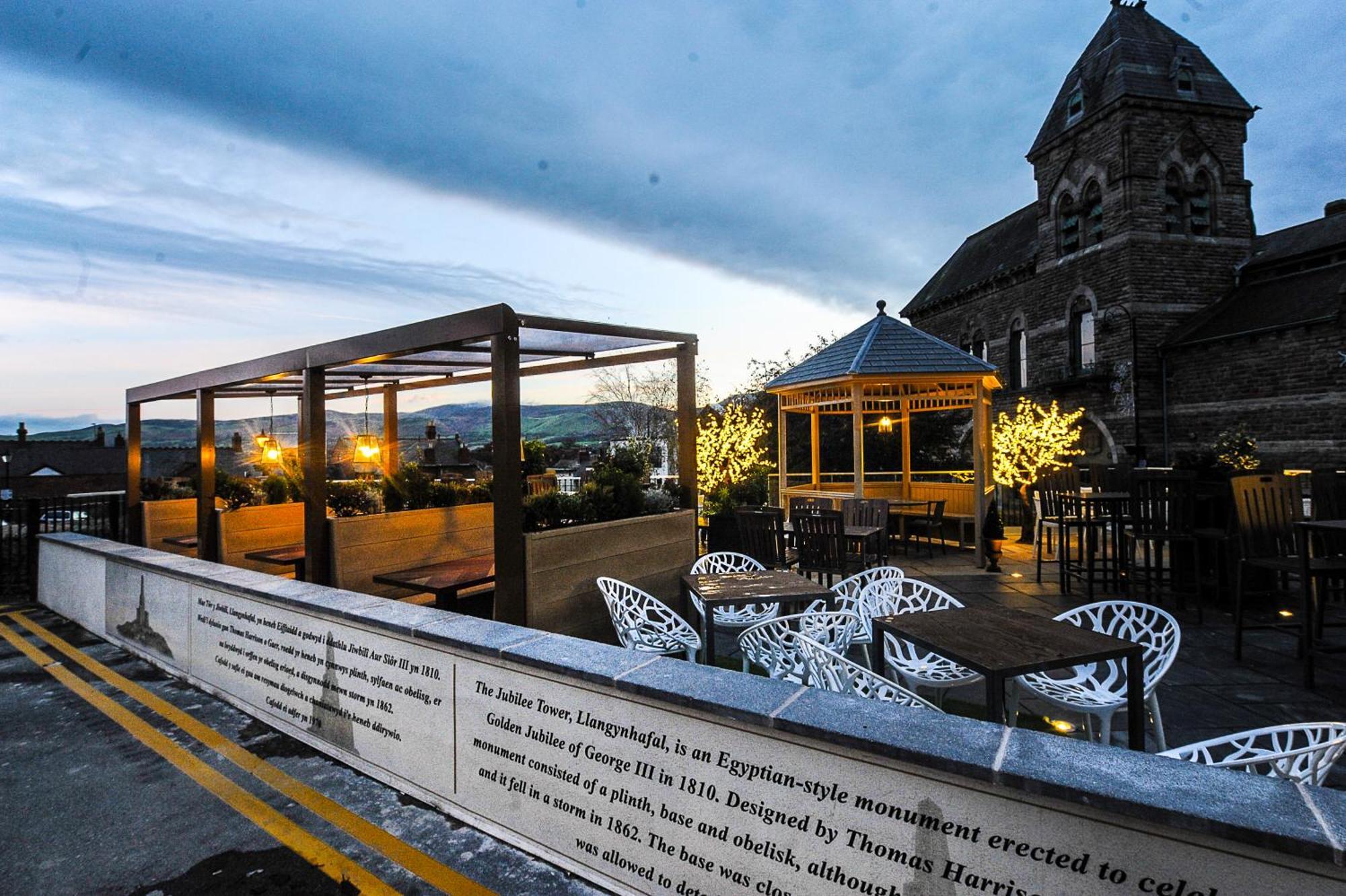 The Castle Hotel Wetherspoon Ruthin Ngoại thất bức ảnh
