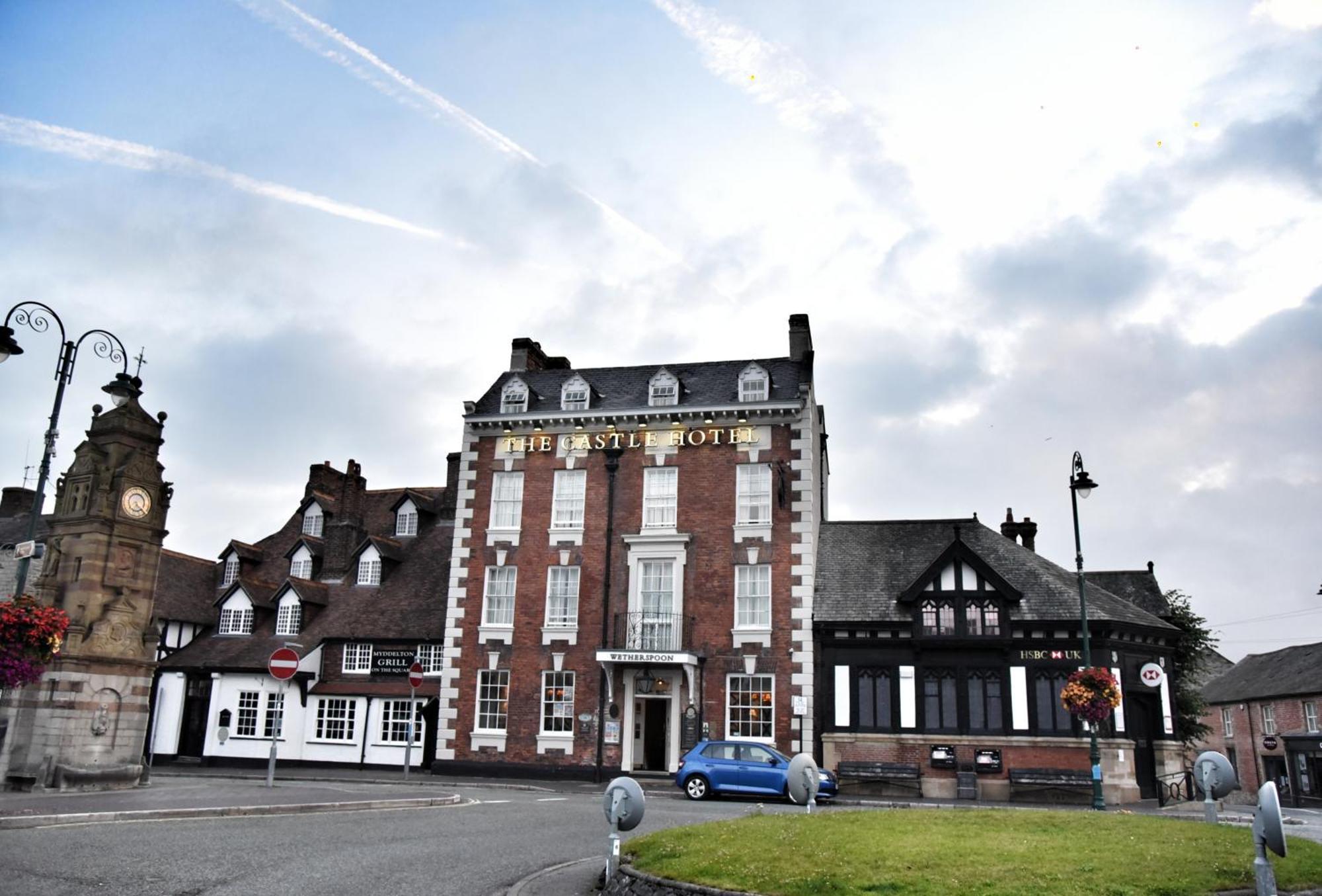 The Castle Hotel Wetherspoon Ruthin Ngoại thất bức ảnh