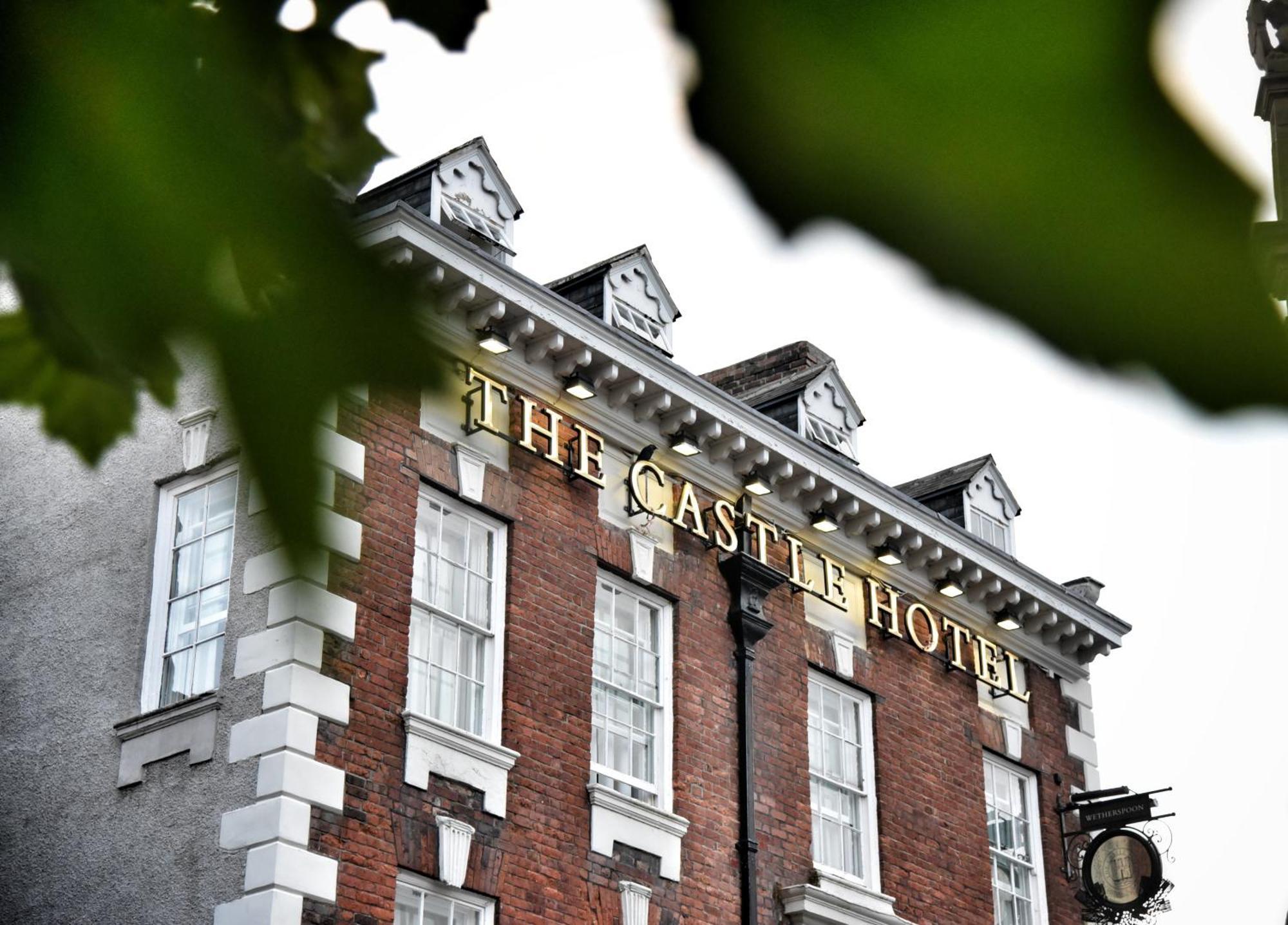 The Castle Hotel Wetherspoon Ruthin Ngoại thất bức ảnh