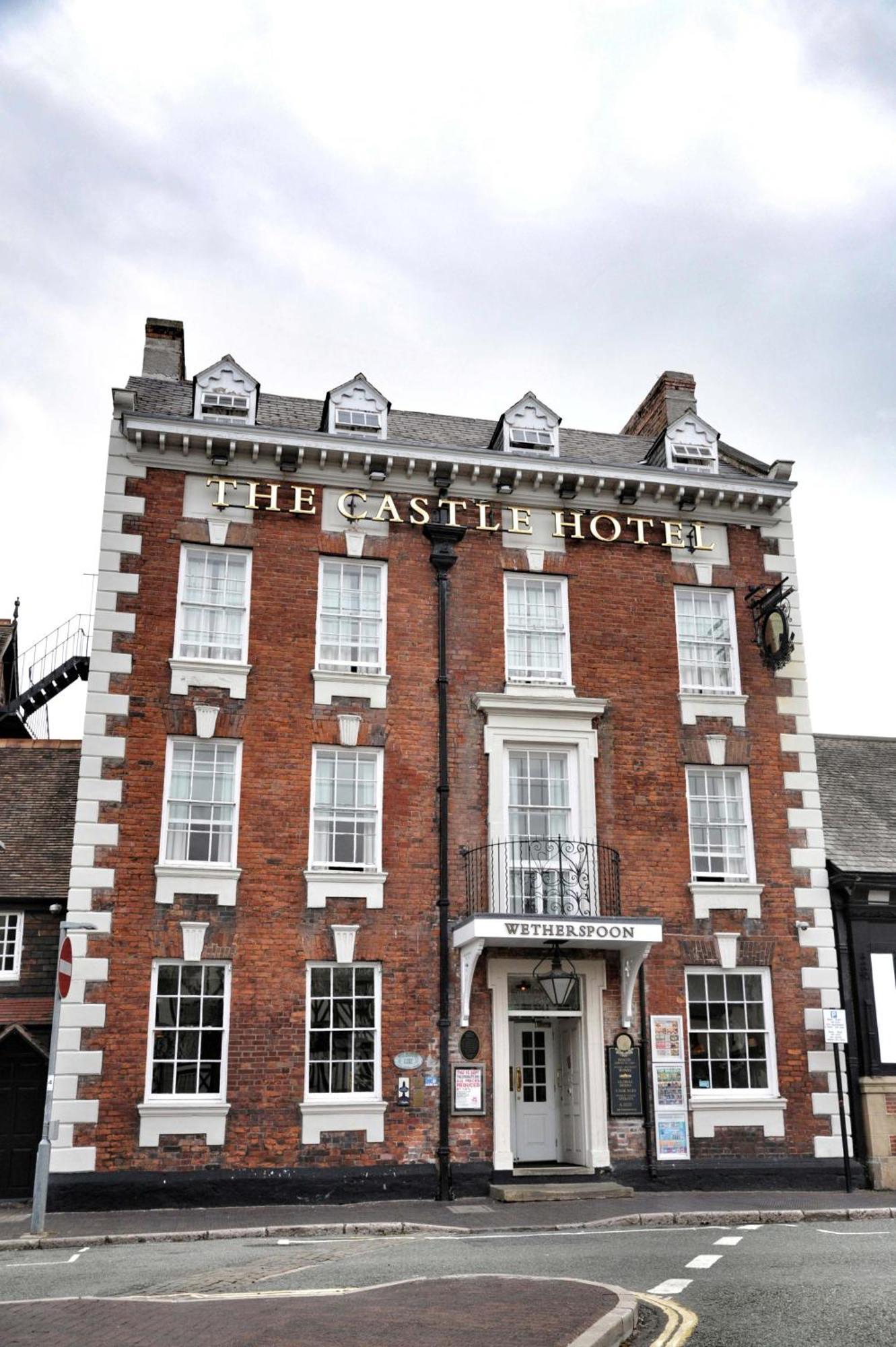 The Castle Hotel Wetherspoon Ruthin Ngoại thất bức ảnh