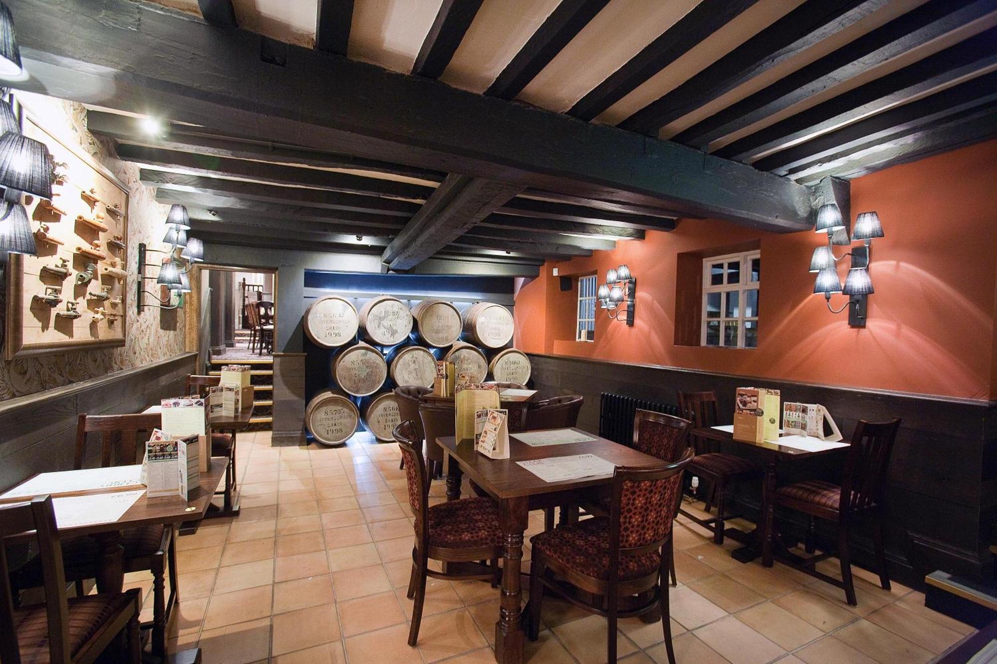 The Castle Hotel Wetherspoon Ruthin Ngoại thất bức ảnh