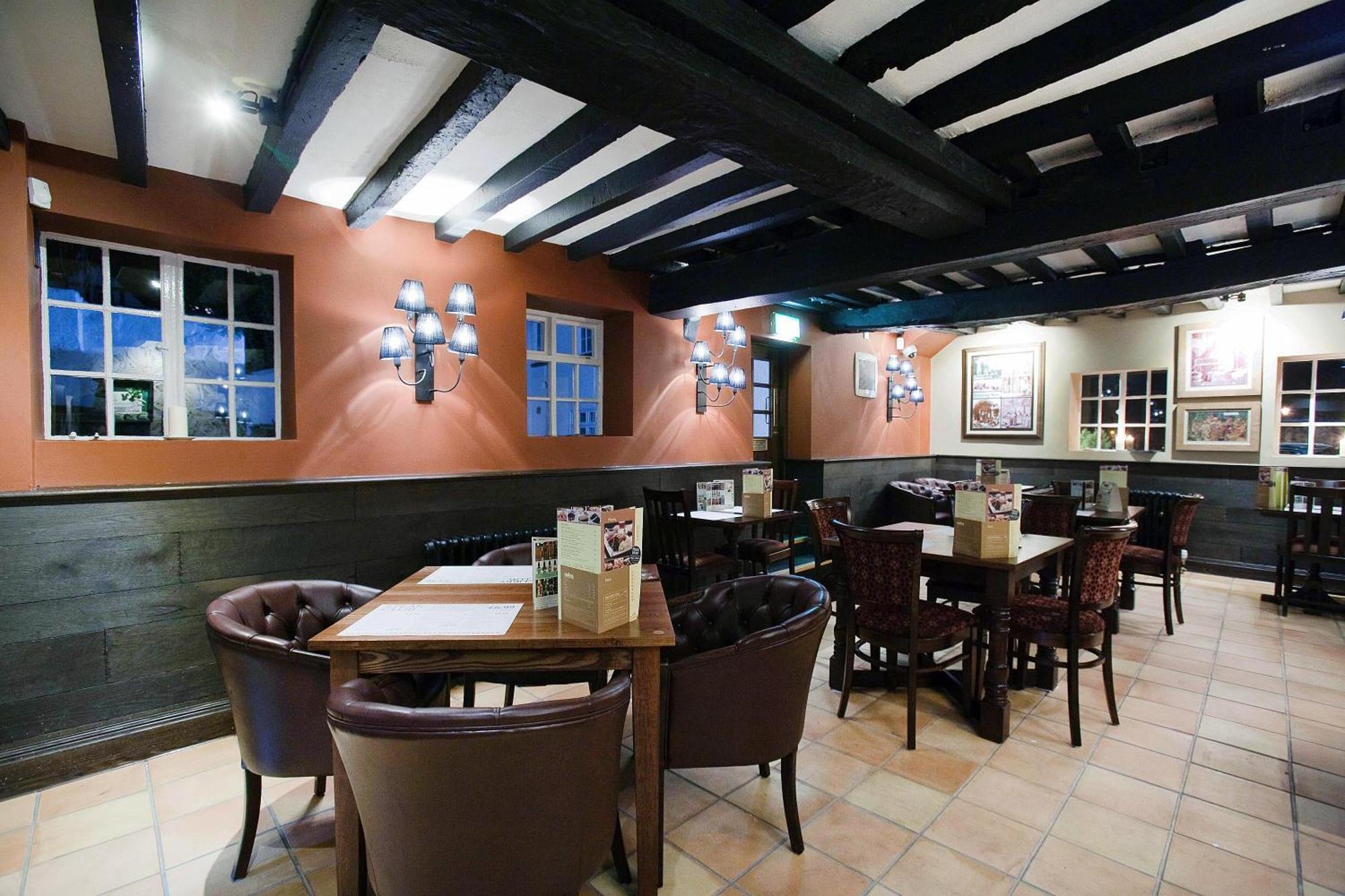The Castle Hotel Wetherspoon Ruthin Ngoại thất bức ảnh