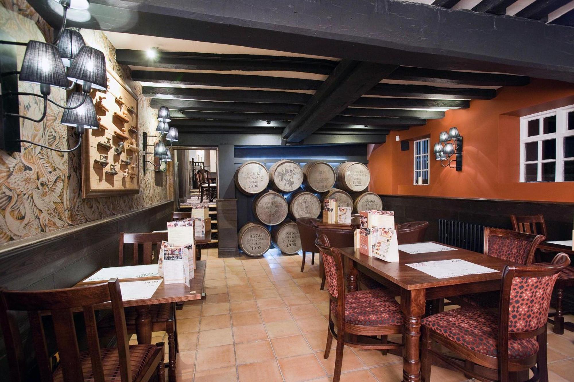 The Castle Hotel Wetherspoon Ruthin Ngoại thất bức ảnh