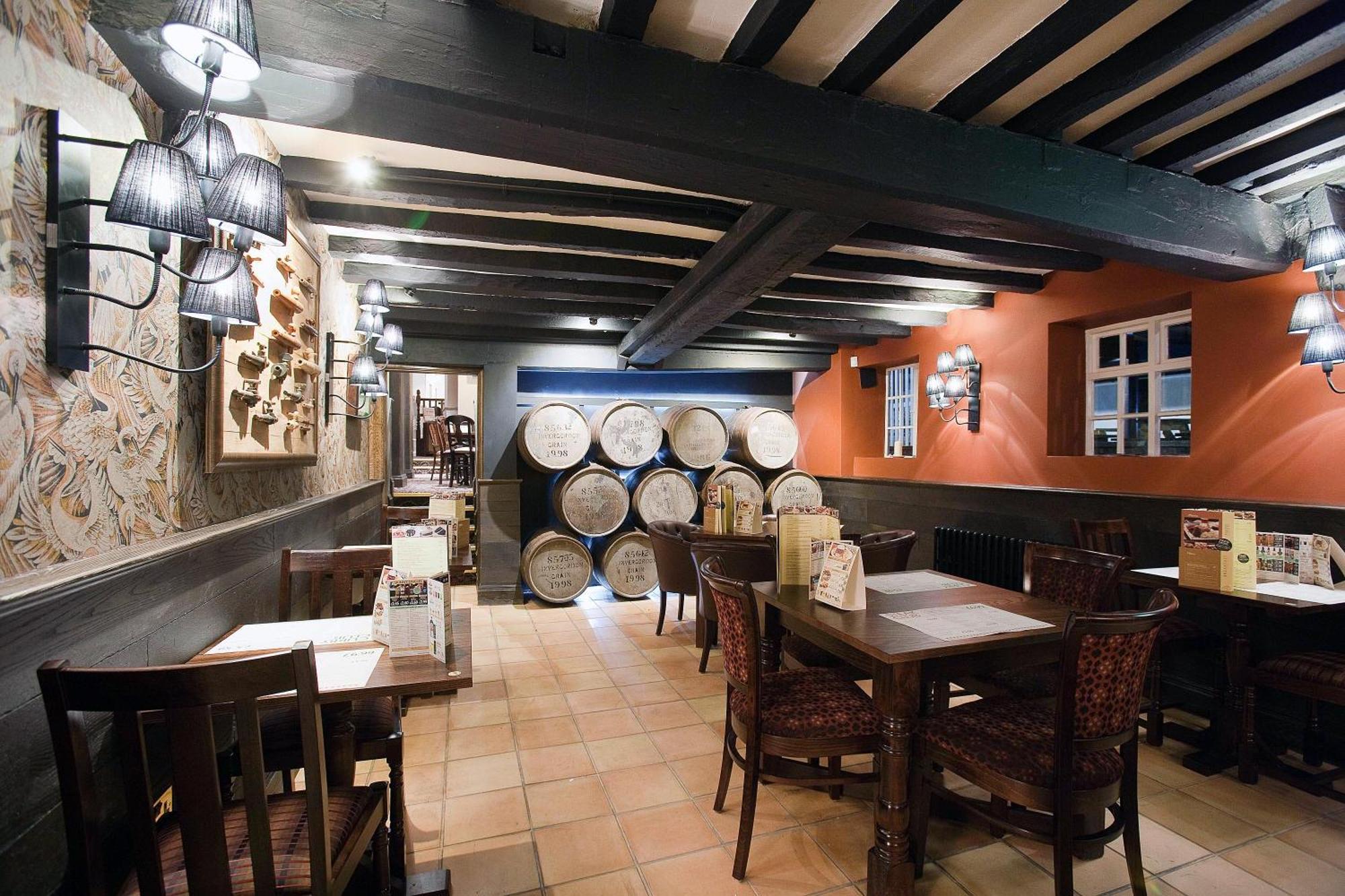 The Castle Hotel Wetherspoon Ruthin Ngoại thất bức ảnh