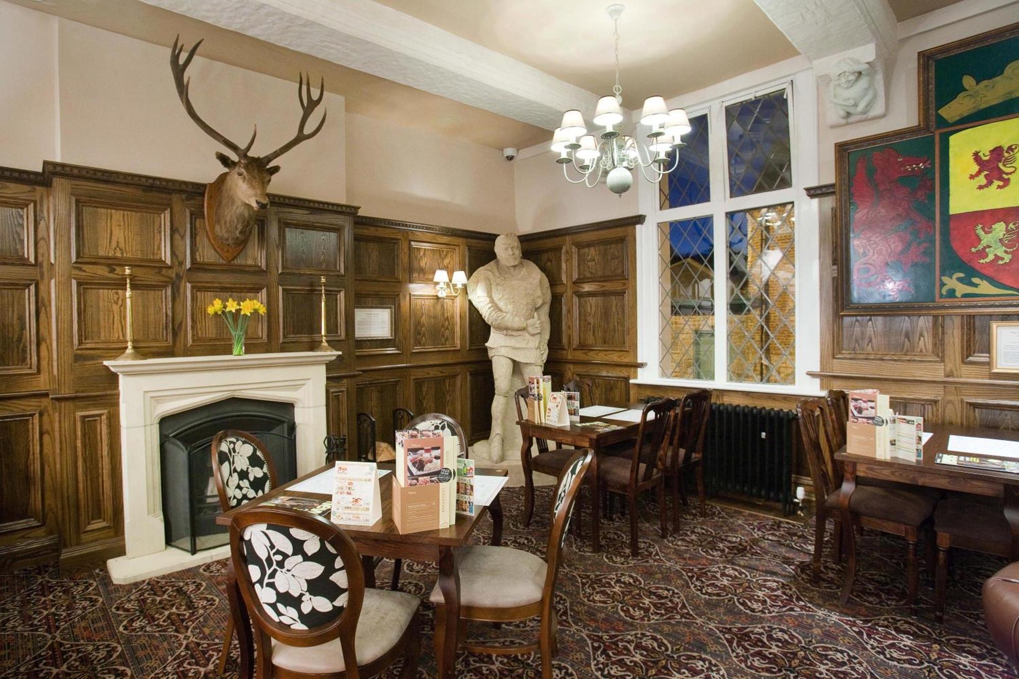 The Castle Hotel Wetherspoon Ruthin Ngoại thất bức ảnh