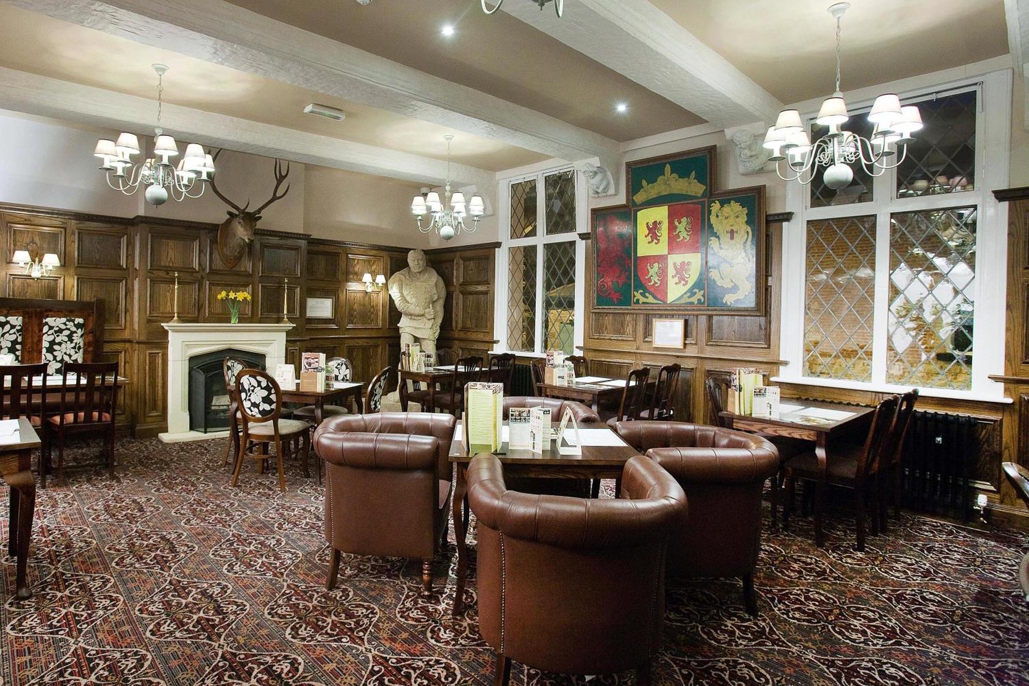 The Castle Hotel Wetherspoon Ruthin Ngoại thất bức ảnh